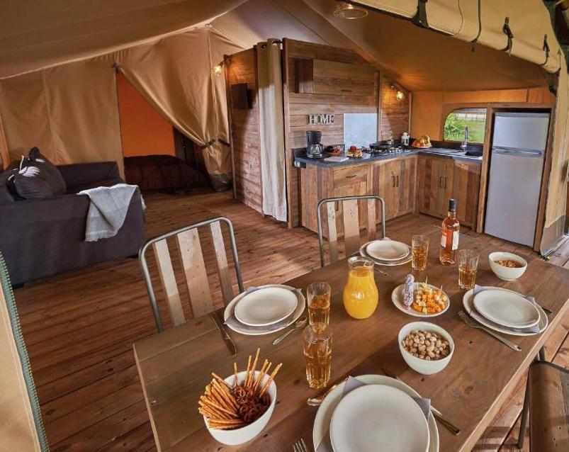 Hotel Camping Du Garlaban Aubagne Zewnętrze zdjęcie